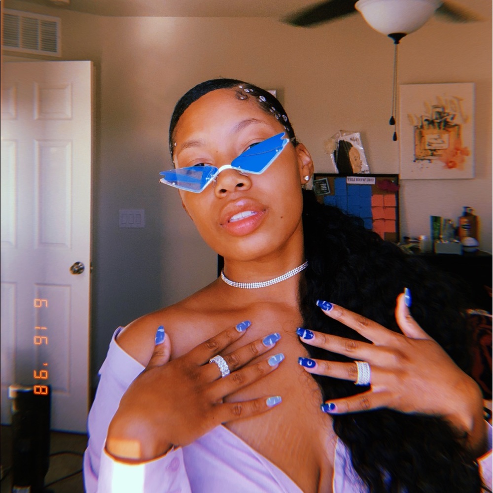 Hey guys my name is Shardá owner of Fae Divine